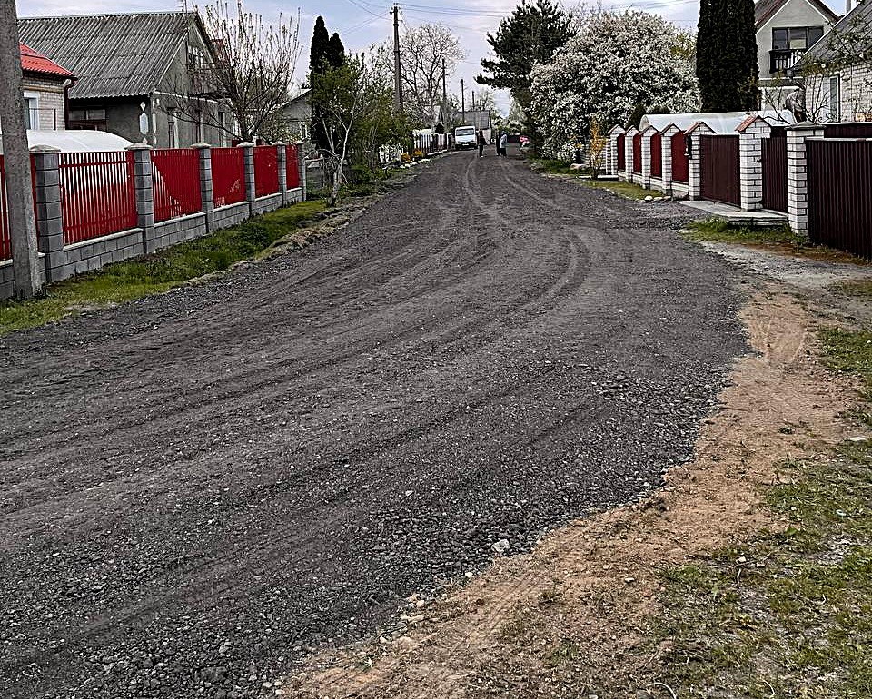 Переулок в Кобрине поле ремонта.